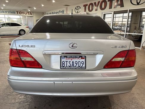 Used 2003 Lexus LS 430 RWD image 9