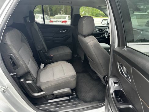 Used 2018 Chevrolet Traverse LT image 19