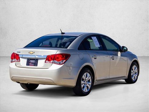 Used 2013 Chevrolet Cruze LS FWD image 5