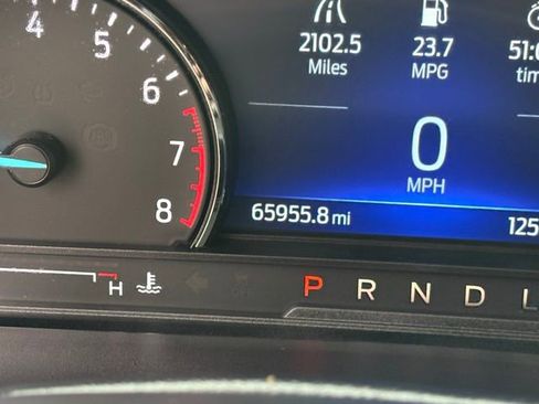 Used 2023 Ford Explorer XLT image 4