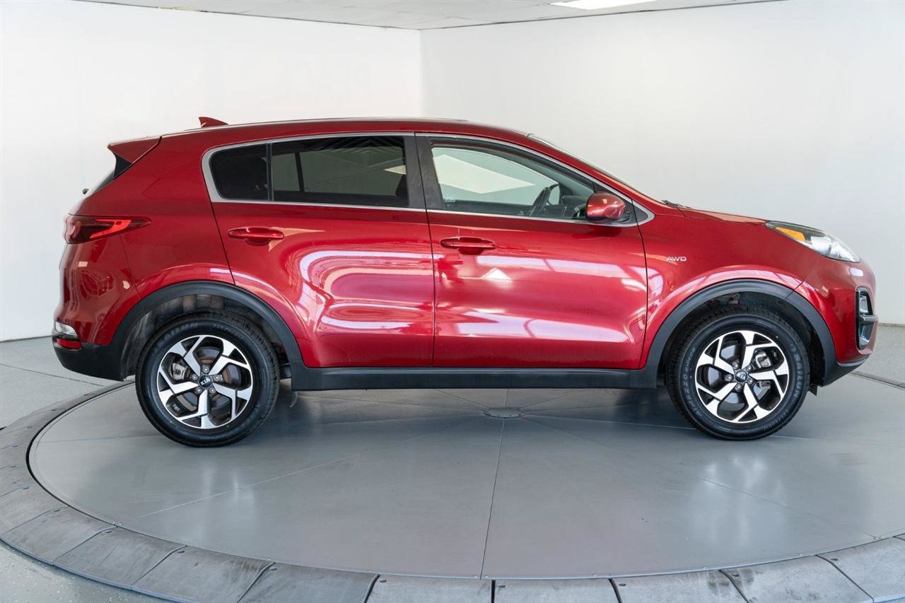 Used 2020 Kia Sportage LX AWD/4WD image 9