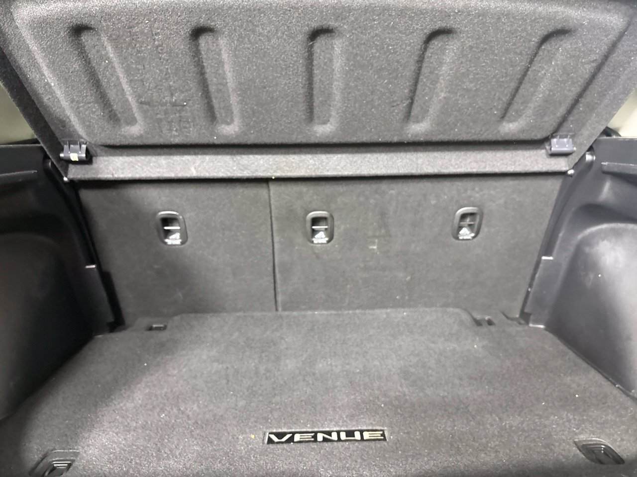Used 2023 Hyundai Venue SEL FWD image 22