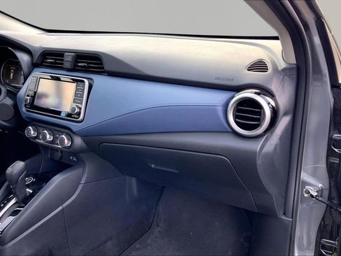 Used 2025 Nissan Versa SV image 18