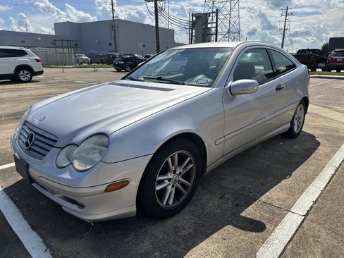 Used 2002 Mercedes-Benz C 230 Coupe image 2
