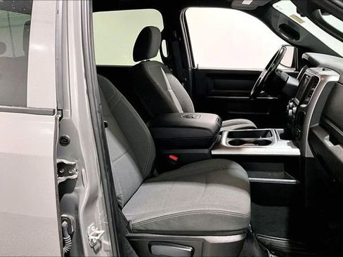 Used 2022 RAM 1500 Express w/ Ceramic Grey Express Package AWD/4WD image 39