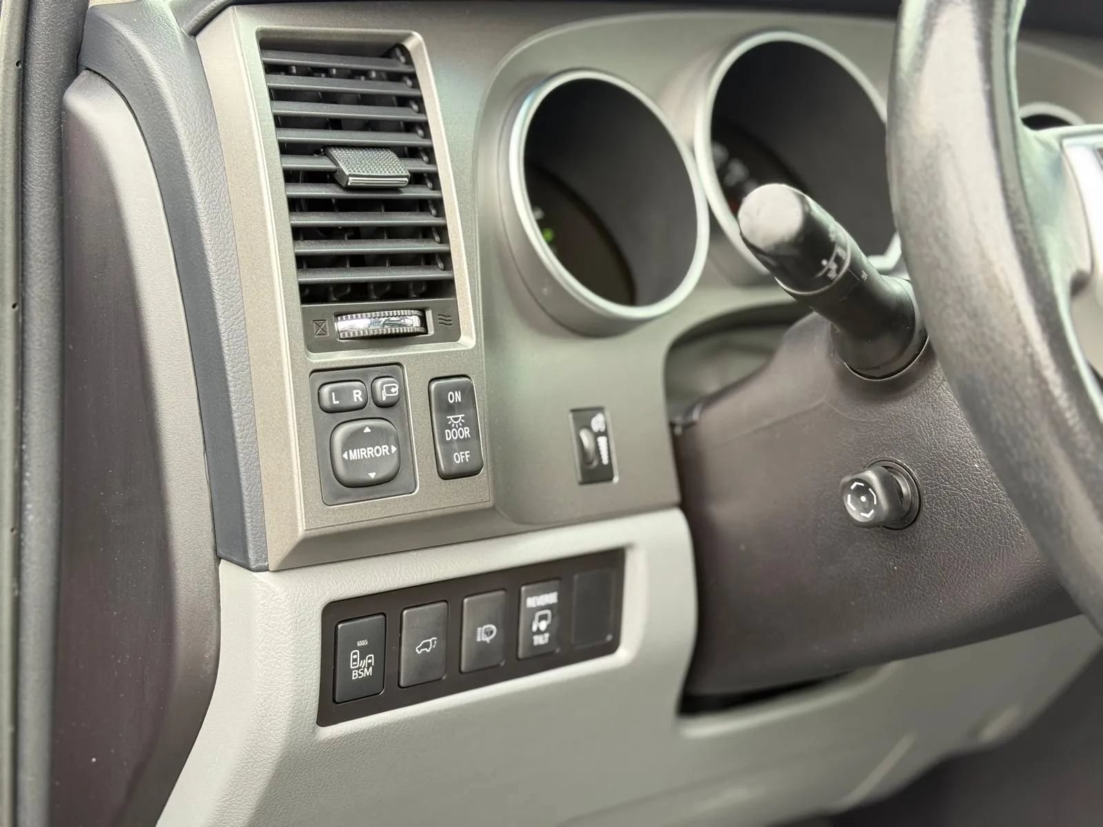 Used 2017 Toyota Sequoia Platinum AWD/4WD image 10