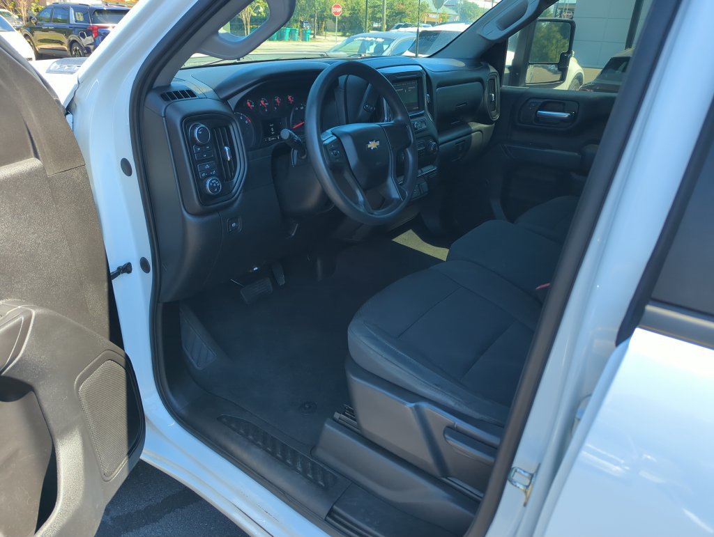Used 2020 Chevrolet Silverado 2500 Custom w/ Custom Value Package AWD/4WD image 11