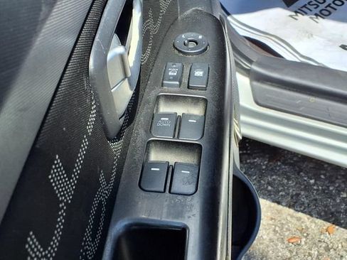 Used 2013 Kia Soul + FWD image 12