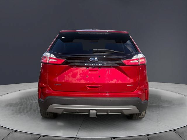 Used 2024 Ford Edge SEL w/ Convenience Package AWD/4WD image 4