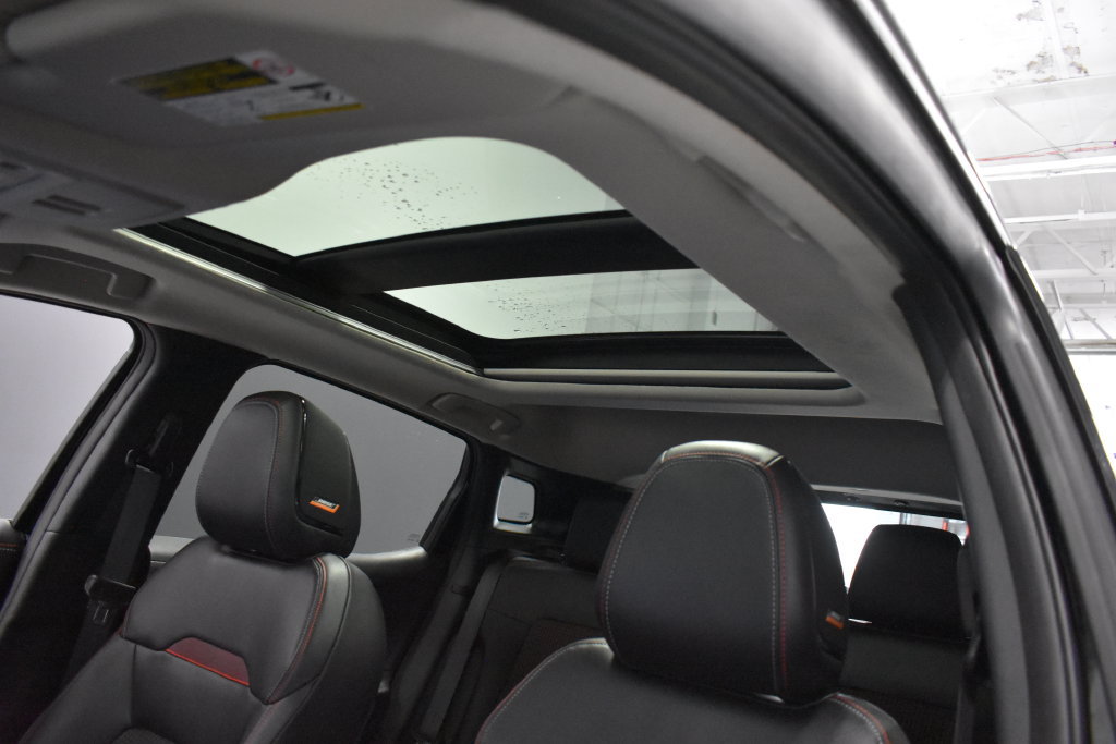 Certified 2026 Nissan Kicks SR w/ SR Premium Package FWD image 18