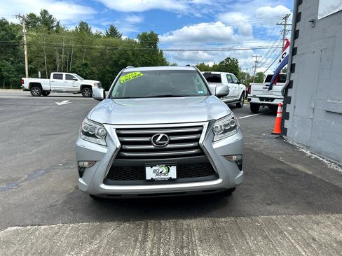 Used 2018 Lexus GX 460 Premium w/ Premium Package image 3
