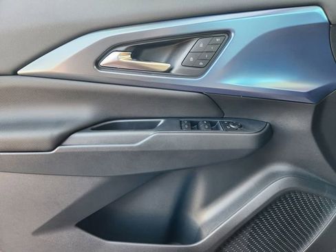 New 2026 Chevrolet Equinox EV LT w/ Convenience Package II FWD image 18