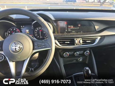 Used 2018 Alfa Romeo Stelvio AWD image 8