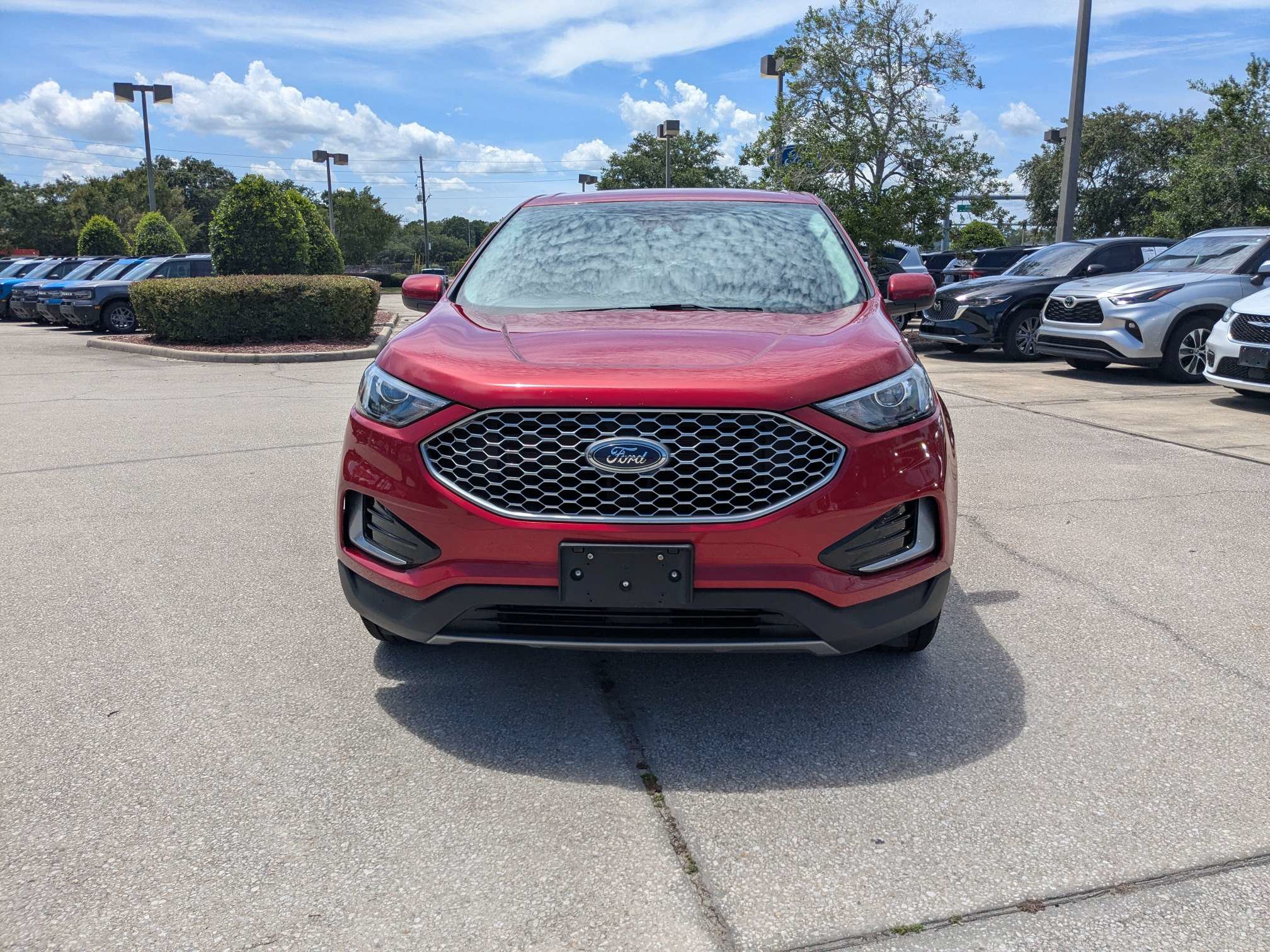 Used 2024 Ford Edge SEL AWD/4WD image 9