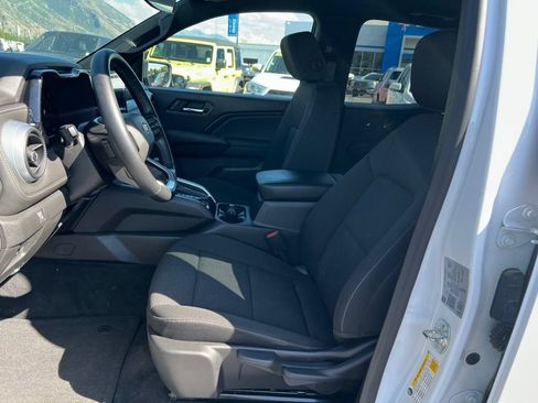 Used 2024 Chevrolet Colorado LT w/ LT Convenience Package AWD/4WD image 24