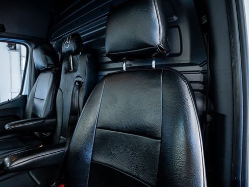 Used 2022 Mercedes-Benz Sprinter 3500 image 33