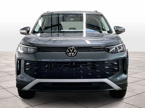 New 2026 Volkswagen Tiguan SE image 5