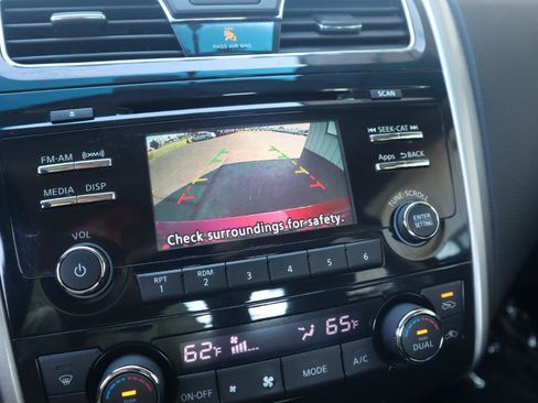 Used 2015 Nissan Altima 2.5 SV FWD image 60