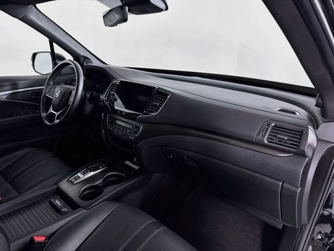 Certified 2023 Honda Passport TrailSport image 30