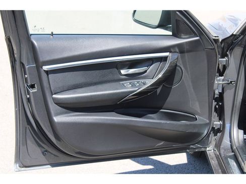 Used 2018 BMW 328d xDrive Sedan w/ Convenience Package AWD/4WD image 7