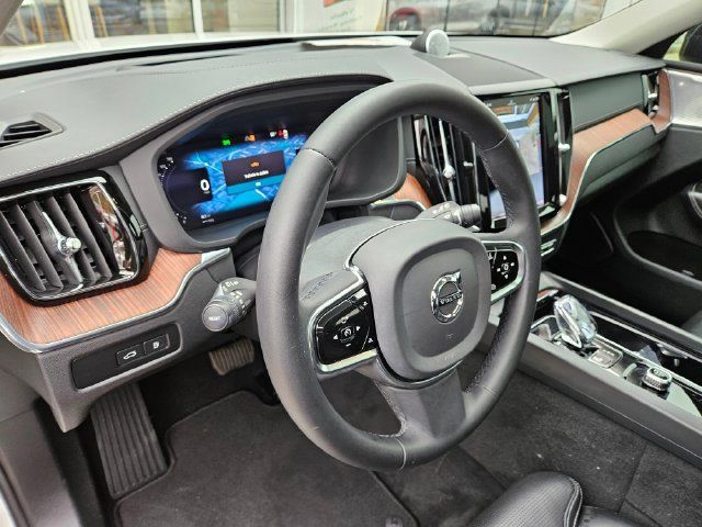 Certified 2023 Volvo XC60 T8 Ultimate w/ Protection Package AWD/4WD image 18