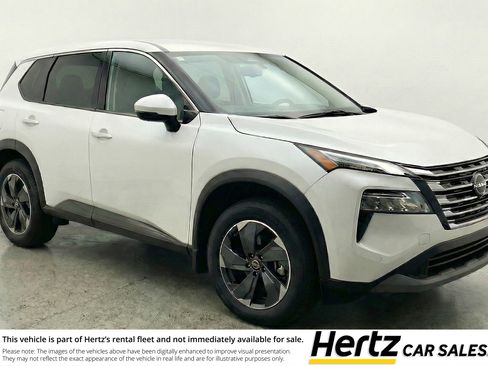 Used 2025 Nissan Rogue SV image 1