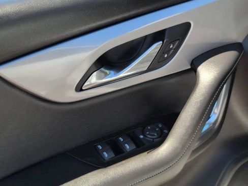 Used 2025 Chevrolet Blazer LT FWD image 23