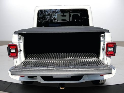 Used 2022 Jeep Gladiator Overland AWD/4WD image 27