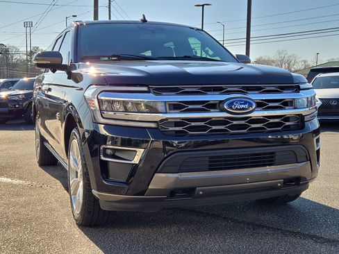 Used 2022 Ford Expedition Max King Ranch image 4