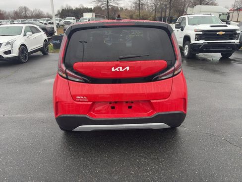 Used 2023 Kia Soul LX image 6