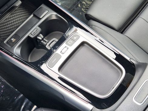 Used 2026 Mercedes-Benz GLB 250 4MATIC image 18