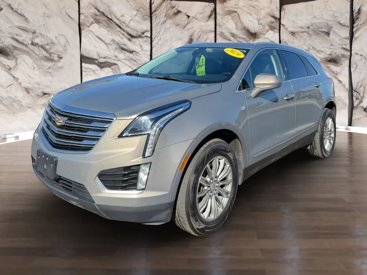 Used 2019 Cadillac XT5 Luxury AWD/4WD image 2