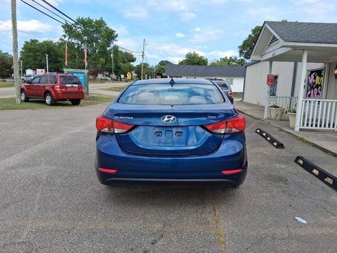 Used 2016 Hyundai Elantra SE FWD image 4