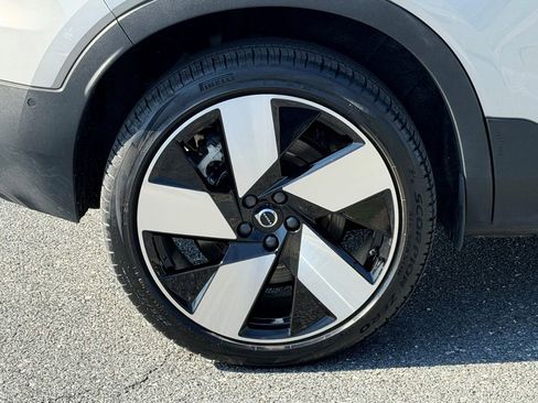 Certified 2023 Volvo C40 P8 Recharge Ultimate AWD/4WD image 6
