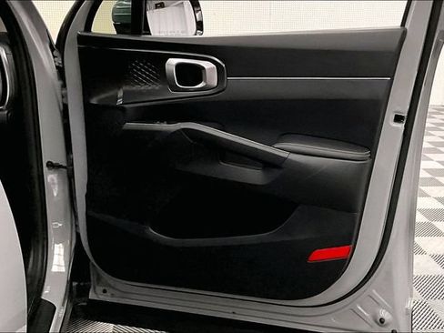 Used 2025 Kia Sorento EX w/ Panoramic Sunroof Package AWD/4WD image 22