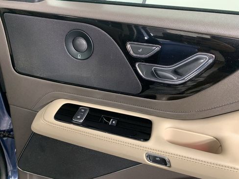 Used 2020 Lincoln Aviator Reserve image 41