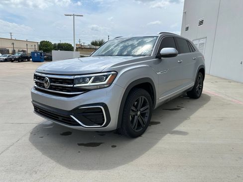 Used 2022 Volkswagen Atlas Cross Sport SEL R-Line AWD/4WD image 4