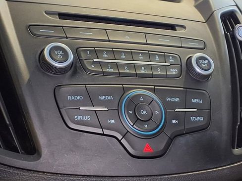 Used 2017 Ford Escape SE FWD image 7