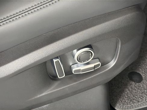 New 2026 Land Rover Defender 130 S image 34