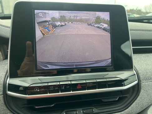 Used 2025 Jeep Compass Latitude w/ Sun & Sound Group image 14