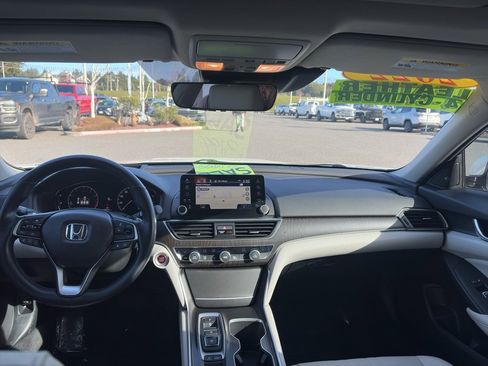Used 2022 Honda Accord Touring image 17