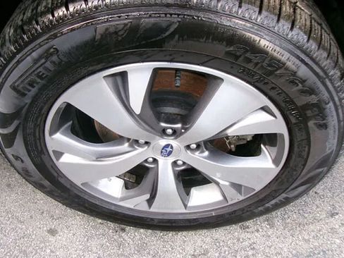 Used 2020 Subaru Ascent Premium w/ Convenience Package AWD/4WD image 9