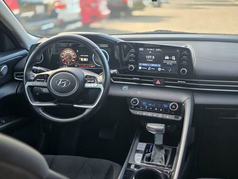 Used 2021 Hyundai Elantra SEL w/ Convenience Package image 27