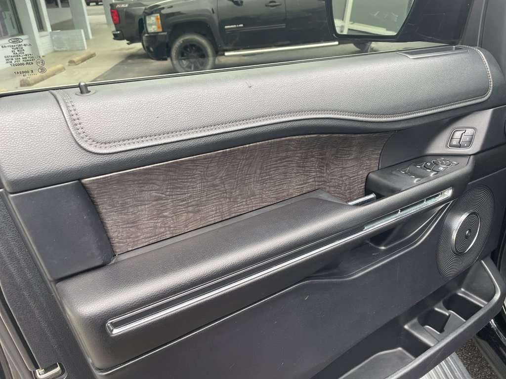 Used 2018 Ford Expedition Max Limited RWD image 9