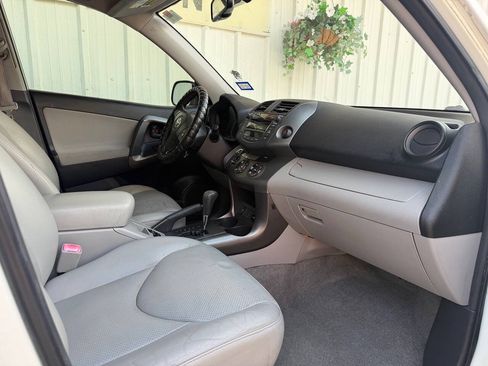 Used 2009 Toyota RAV4 Limited FWD image 10