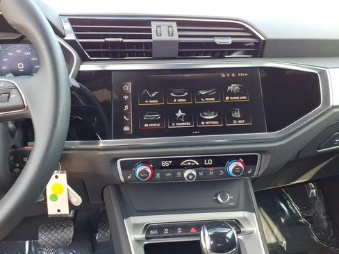 Used 2025 Audi Q3 2.0T Premium AWD/4WD image 19
