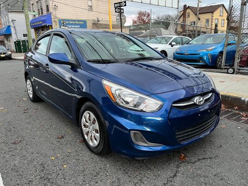Used 2016 Hyundai Accent SE image 1