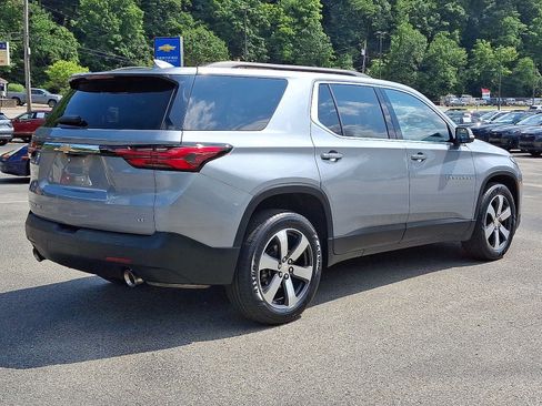 Used 2023 Chevrolet Traverse LT w/ LT Premium Package AWD/4WD image 6