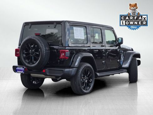 Used 2025 Jeep Wrangler Unlimited Sahara AWD/4WD image 4