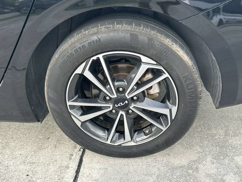 Certified 2024 Kia Forte LXS FWD image 10